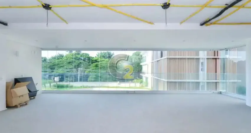 Apartamento à venda em Moema com 2 quartos e 3 vagas de garagem