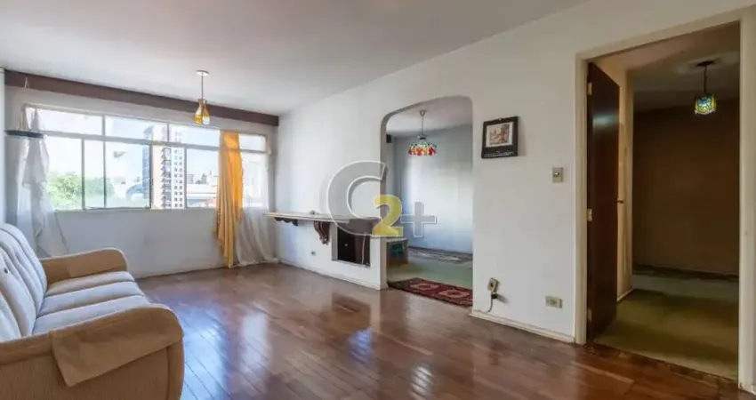 Apartamento à venda em Moema com 3 quartos, sendo 1 suíte e 1 vaga