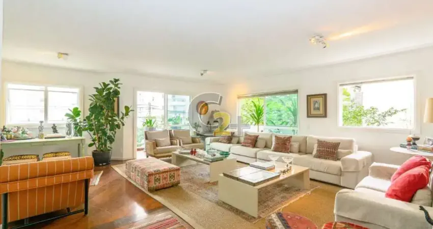 Apartamento a venda em Moema 3 suites 3 vagas