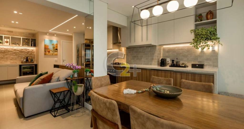 Apartamento à venda em Moema com 2 quartos, sendo 1 suíte  e 1 vaga