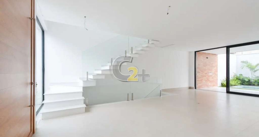 Casa de condomínio á venda  em Moema com 331m², 3 suites, 3 vagas de garagem
