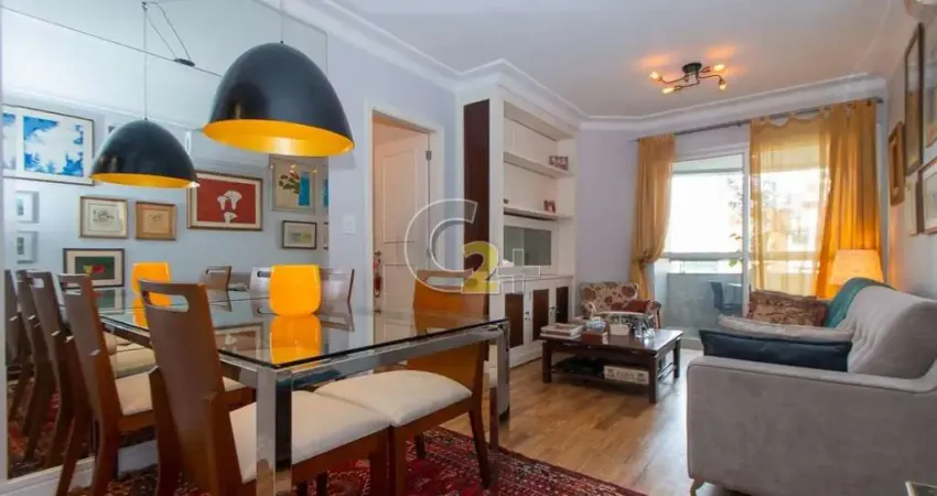 Apartamento à venda em Moema com 2 quartos, sendo 1 suite e 2 vagas