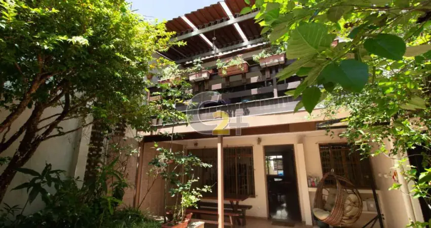 Casa de Vila  à venda em Campo Belo, 4 quartos, 2 suítes, 5 vaga de garagem.