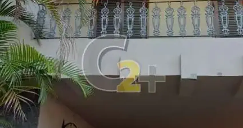 Casa à venda no alto de pinheiros com 4 quartos, sendo 1 suíte e 6 vagas