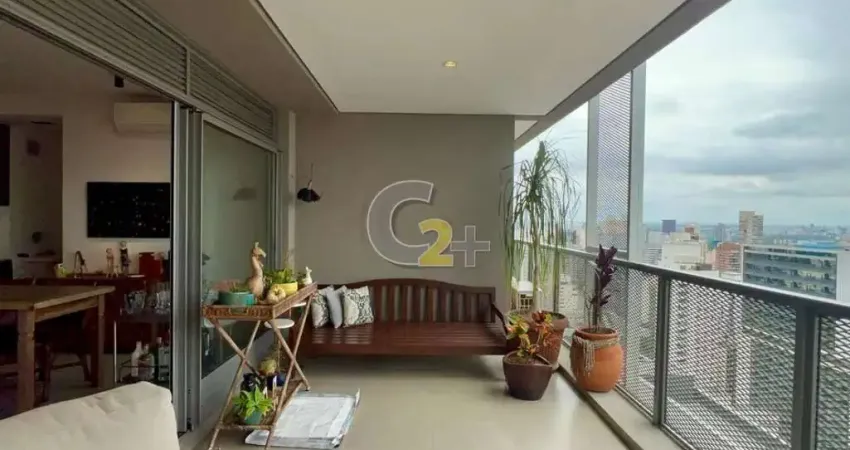 Apartamento à venda em Pinheiros com 2 suítes, varanda, andar alto,