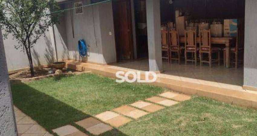 Casa com 3 dormitórios à venda, 215 m² por R$ 590.000,00 - Jardim Califórnia - Franca/SP