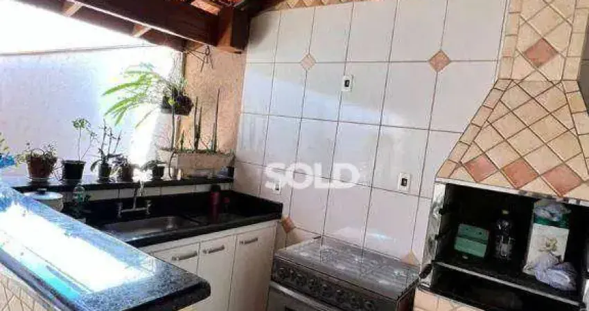 Casa com 3 dormitórios à venda, 145 m² por R$ 690.000,00 - Jardim Califórnia - Franca/SP
