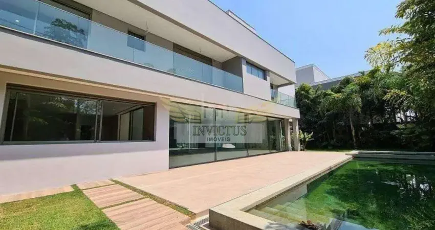 Sobrado em Condomínio Fechado com 6 Suítes à Venda, 950m² - Bairro Cerâmica, São Caetano do Sul/SP.