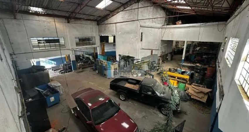 Galpão Comercial/Industrial para Comprar, 813m² - Campestre, Santo André/SP.