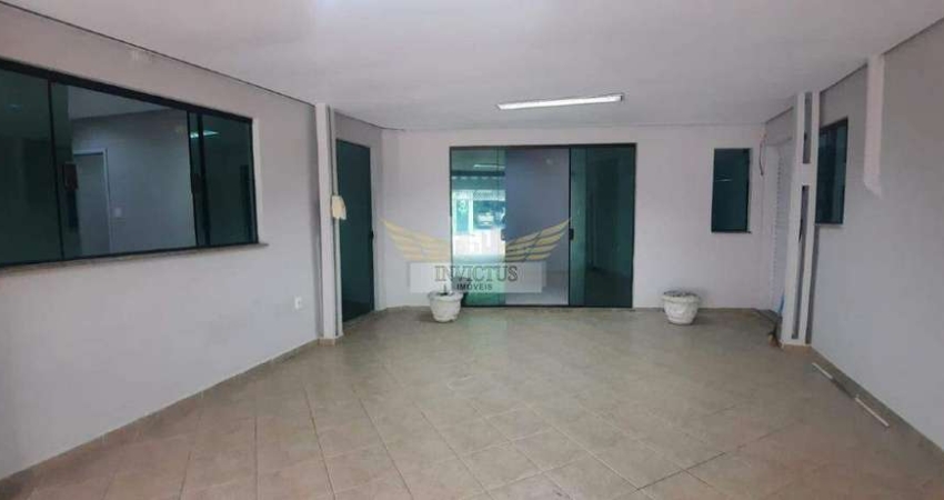 Casa Térrea Comercial com 4 Salas para Alugar, 110m² - Santa Terezinha, Santo André/SP.
