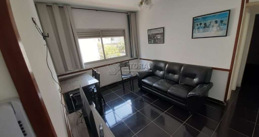 01 Dormitorio, Elevador, Distancia da Praia: (600 metros)