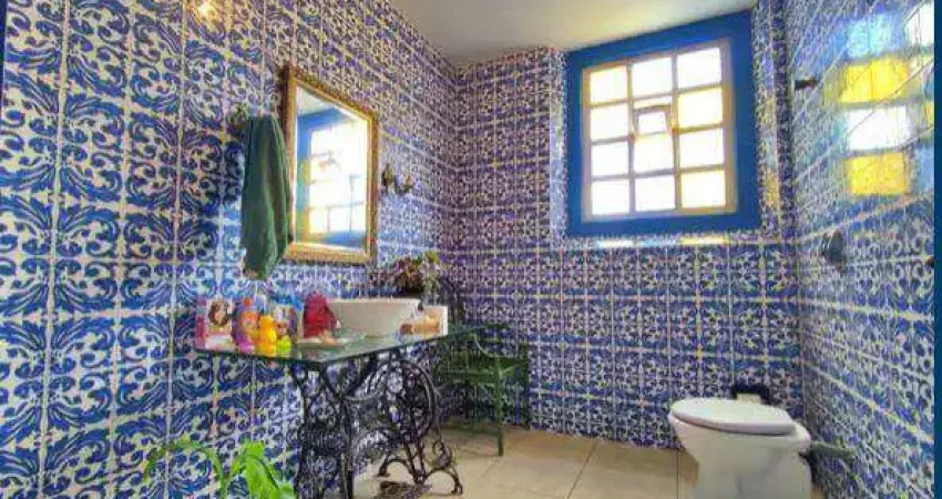 Sobrado colonial - com 04 quartos a 100 metros da praia