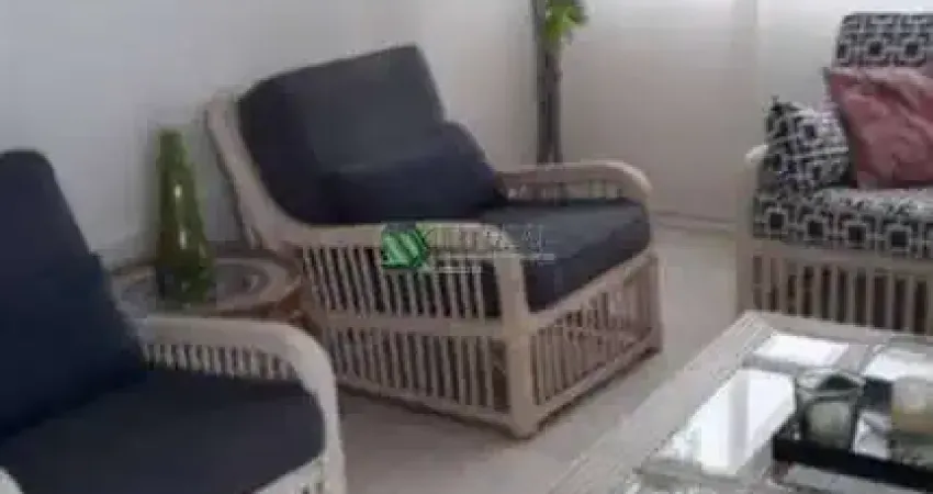 Cobertura c/ amplo terraço e churrasqueira á 400m da Praia