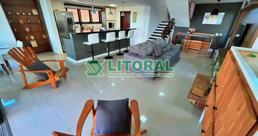 Casa com Vista Mar - Em condomínio Fechado a 200 metros da praia