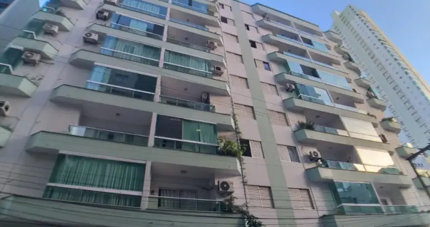 Apartamento com 3 quartos na quadra mar em B. Camboriú