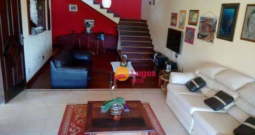 Casa com 3 dormitórios à venda,  220 m² por R$ 750.000.00- Itaipu - Niterói/RJ