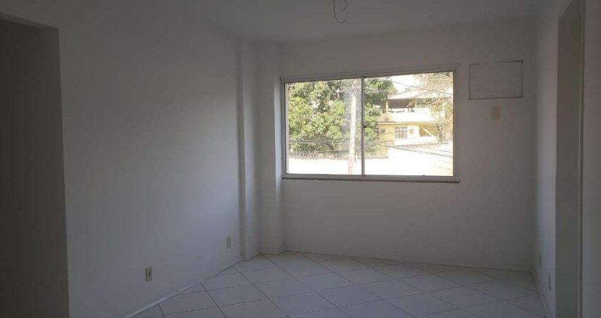 Apartamento com 2 dormitórios à venda, 66 m² por R$ 196.000,00 - Santa Bárbara - Niterói/RJ