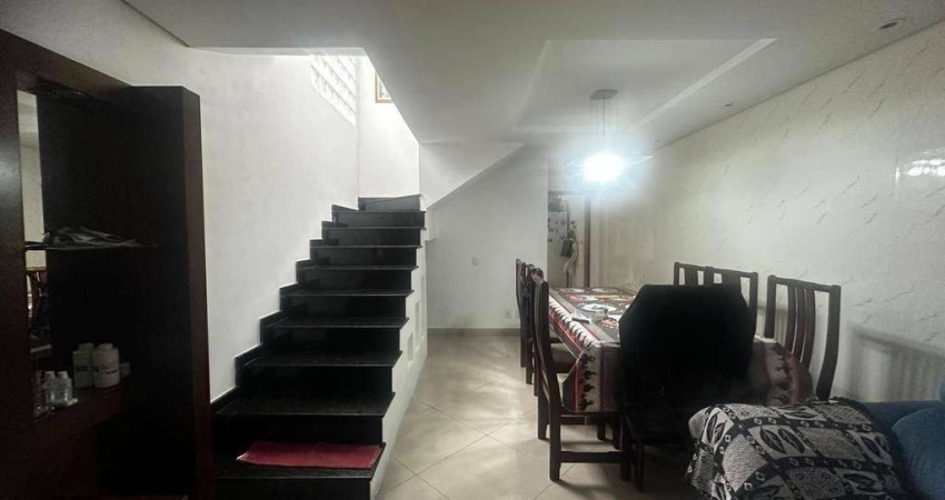 Sobrado com 4 dormitórios à venda, 287 m² por R$ 850.000,00 - Taboão - Diadema/SP