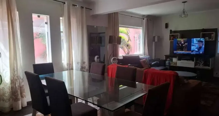 Sobrado completo à venda – 4 dorms, 2 suítes, quintal e 4 vagas