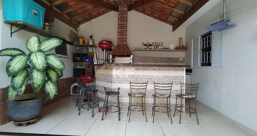 Casa à venda com 2 quartos sendo 2 suítes, 3 banheiros no Manoel Penna R$ 450.000,00