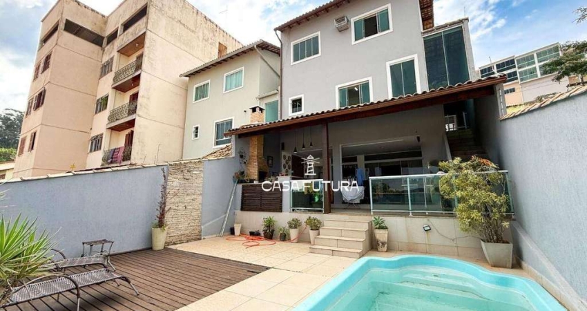 Casa com 3 dormitórios à venda, 163 m² por R$ 900.000,00 - Jardim Belvedere - Volta Redonda/RJ