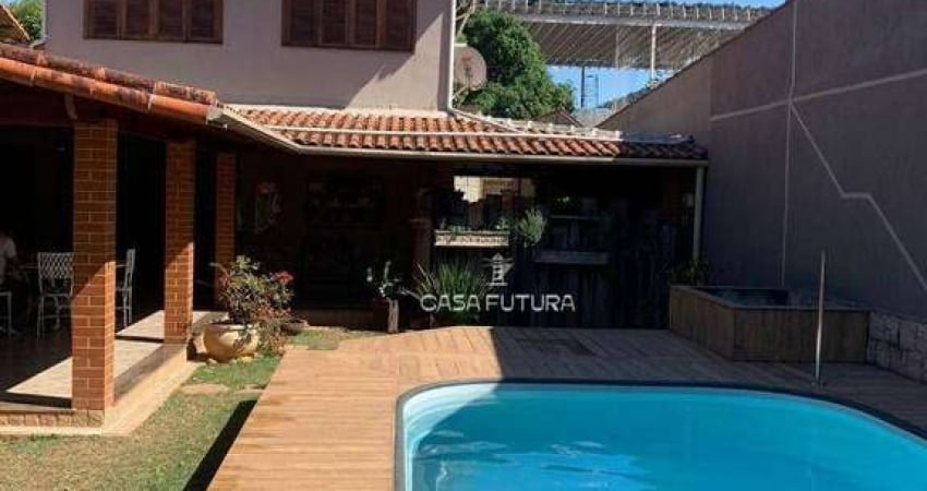 Casa à venda, 142 m² por R$ 900.000,00 - Dom Bosco - Volta Redonda/RJ
