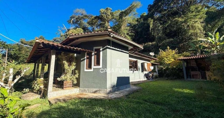 Casa com 3 dormitórios à venda, 147 m² por R$ 530.000,00 - Ipiabas - Barra do Piraí/RJ