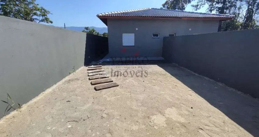 Casa térrea nova com 02 dorms sendo 01 suíte, 03 vagas.