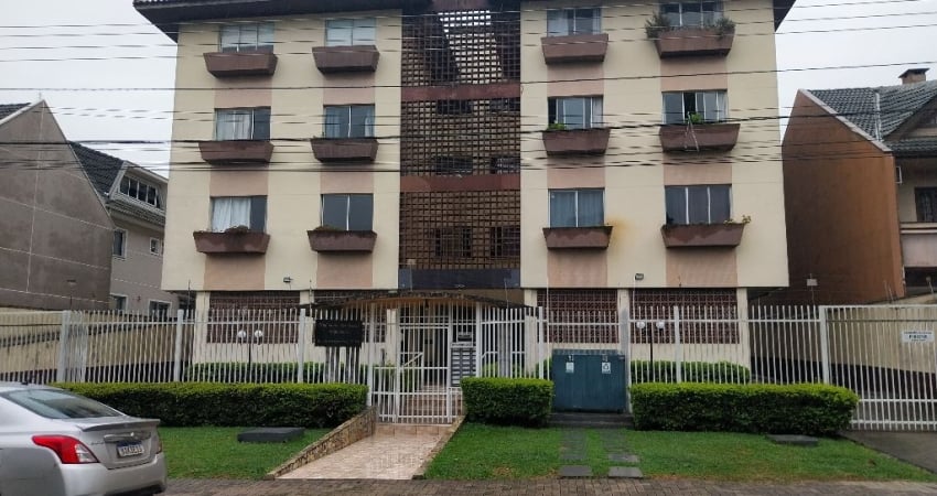 Apto  p/Locação - 3 dorms sendo uma suíte - Totalmente reformado uma Garg. livre