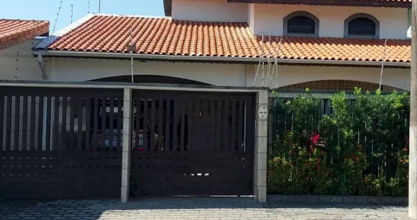 Casa com 4 quartos à venda no Suarão, Itanhaém 