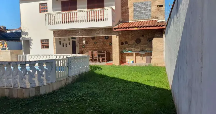 Casa Residencial - Ótima Localização!!!