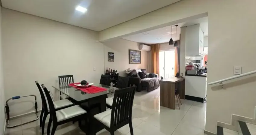 Sobrado para Venda em Santo André, Parque Marajoara, 2 dormitórios, 1 suíte, 3 banheiros, 2 vagas