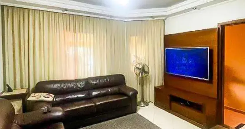 Sobrado para Venda em São Caetano do Sul, Nova Gerty, 4 dormitórios, 1 suíte, 2 banheiros, 4 vagas