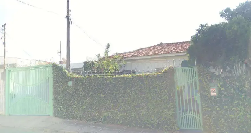 Casa de esquina com 2 suítes no Jardim Mercedes ao lado do Posto Ipiranga em São Carlos