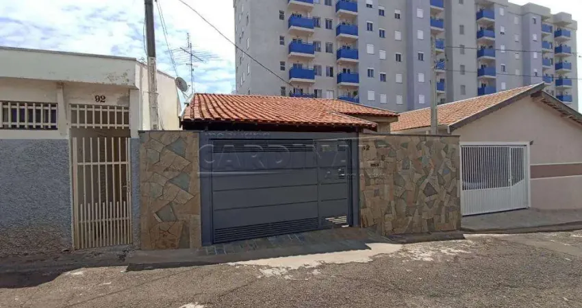 Casa com 3 quartos para alugar na Travessa Waldemar Nutti, 82, Centro, São Carlos