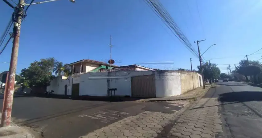 Cobertura com 3 quartos para alugar na Avenida Vicente Jerônimo Freire, 1233, 1229, Vila Xavier (Vila Xavier), Araraquara