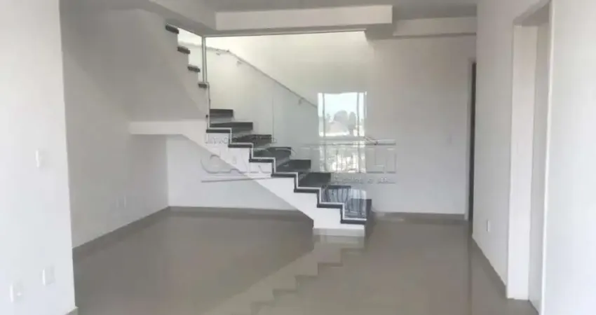 Excelente apartamento com cobertura de três quartos e suíte.