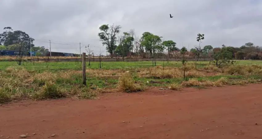 Terreno à venda na Rua Angelina Ferrari Zavanella, Jardim Zavanella, Araraquara