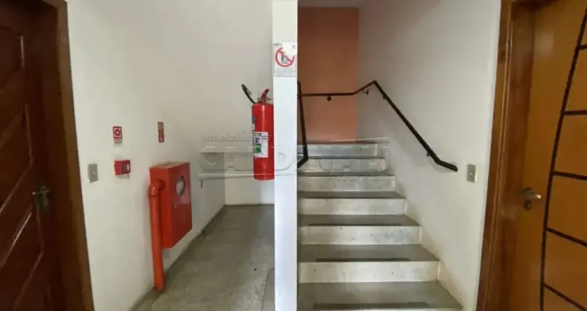 Apartamento de três dormitórios no Bairro Jóquei Clube