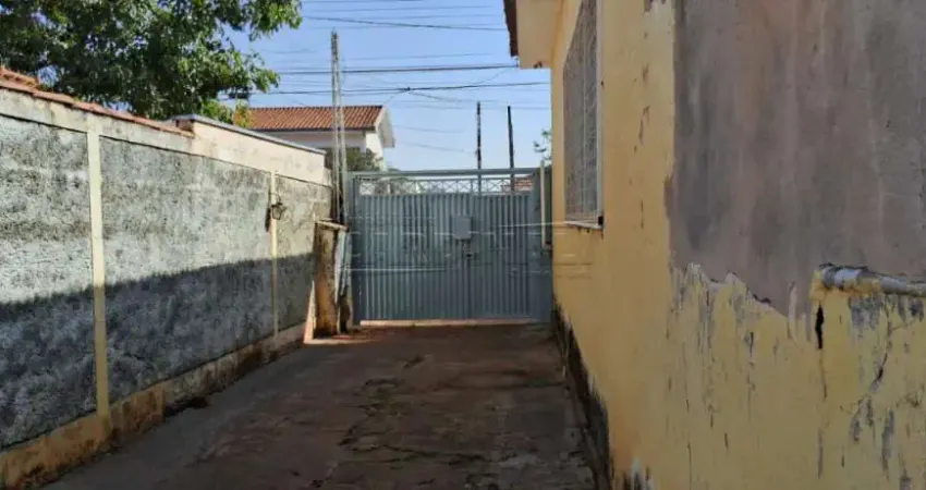 Casa com 3 quartos para alugar na Avenida Prudente de Moraes, Casa, 1371, Centro, Araraquara