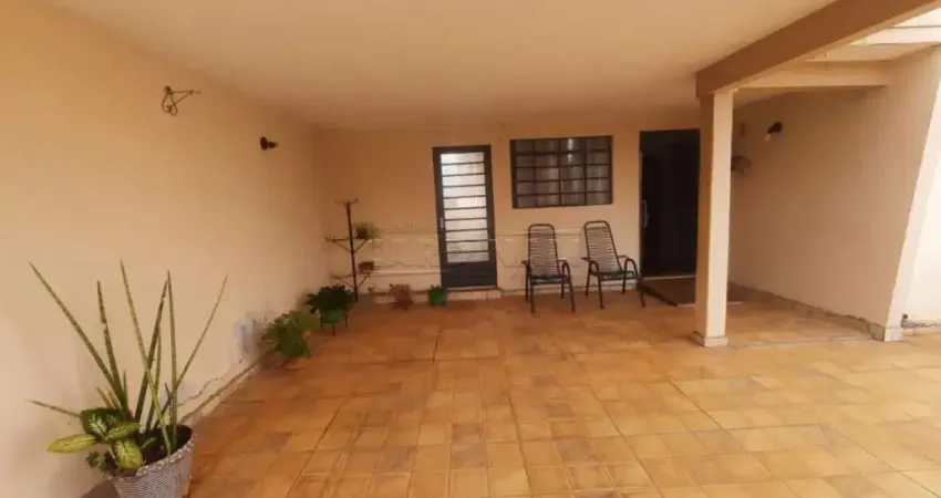 Casa à venda por r$402.800,00 - 3 quartos, próxima à praça central