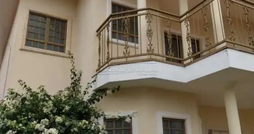 Linda casa com área verde no santa terezinha - 4 quartos, 4 banheiros, churrasqueira e mais!