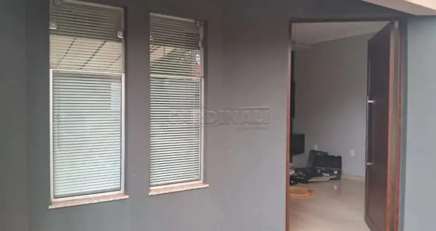 Sobrado com armário, ótima localização próximo do Shopping Jaraguá