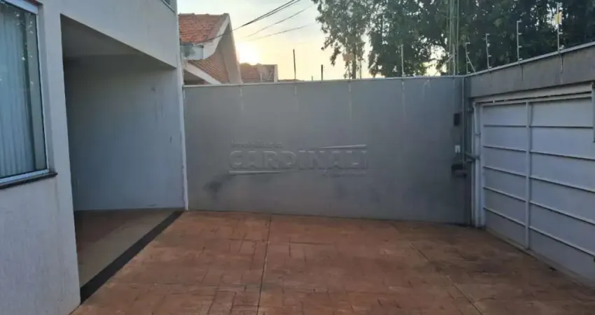 Casa com 3 quartos à venda na Avenida Adelaide Ferraz de Carvalho, 56, Jardim das Estações (Vila Xavier), Araraquara