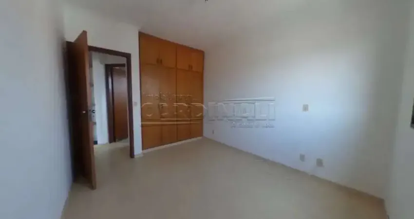 Imóvel muito bem localizado, seguro, e com fácil acesso a marginal e também ao centro da cidade.