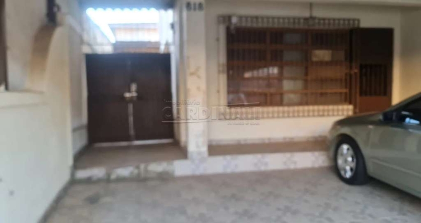 Imovel muito bem localizado na rua principal bem próximo da portaria
