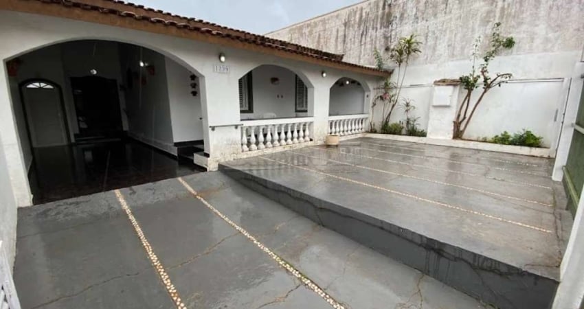 Imóvel Muito bem Localizado, próximo de comércios é fácil acesso ao centro da Cidade.