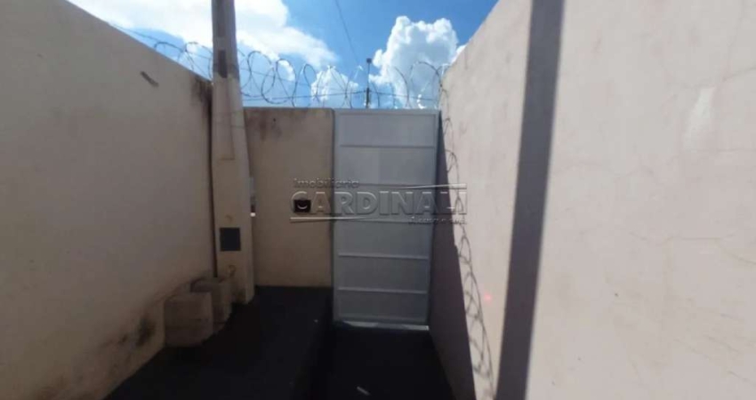 Excelente oportunidade 3 casas no mesmo terreno bem construída