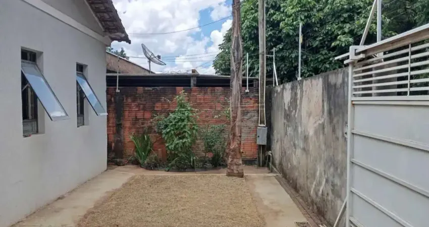Casa à Venda no Cruzado com 2 Quartos, 1 Suíte e Garagem para 4 Carros!