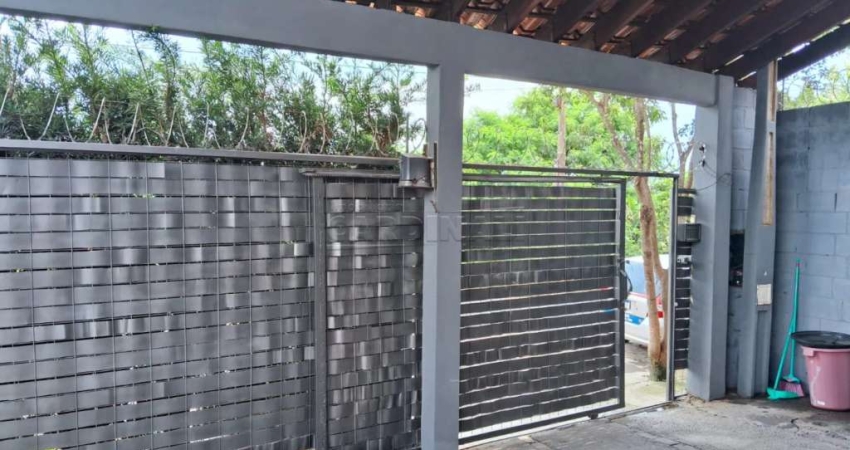 Casa de esquina com ótima localização, ótima oportunidade de investimento ou moradia